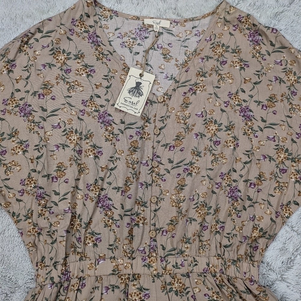 Easel Romper Women's L Beige Floral Easing Along Loose Fit Ruffle Hem V-Neck - Picture 3 of 8